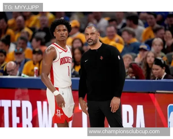 2002年NBA季后赛火箭队与马刺队激战回顾与精彩瞬间分析