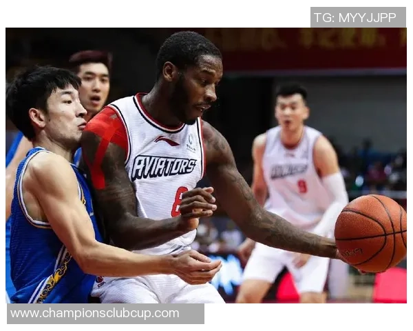 成都篮球队以67分领跑世锦赛积分榜展现强劲实力